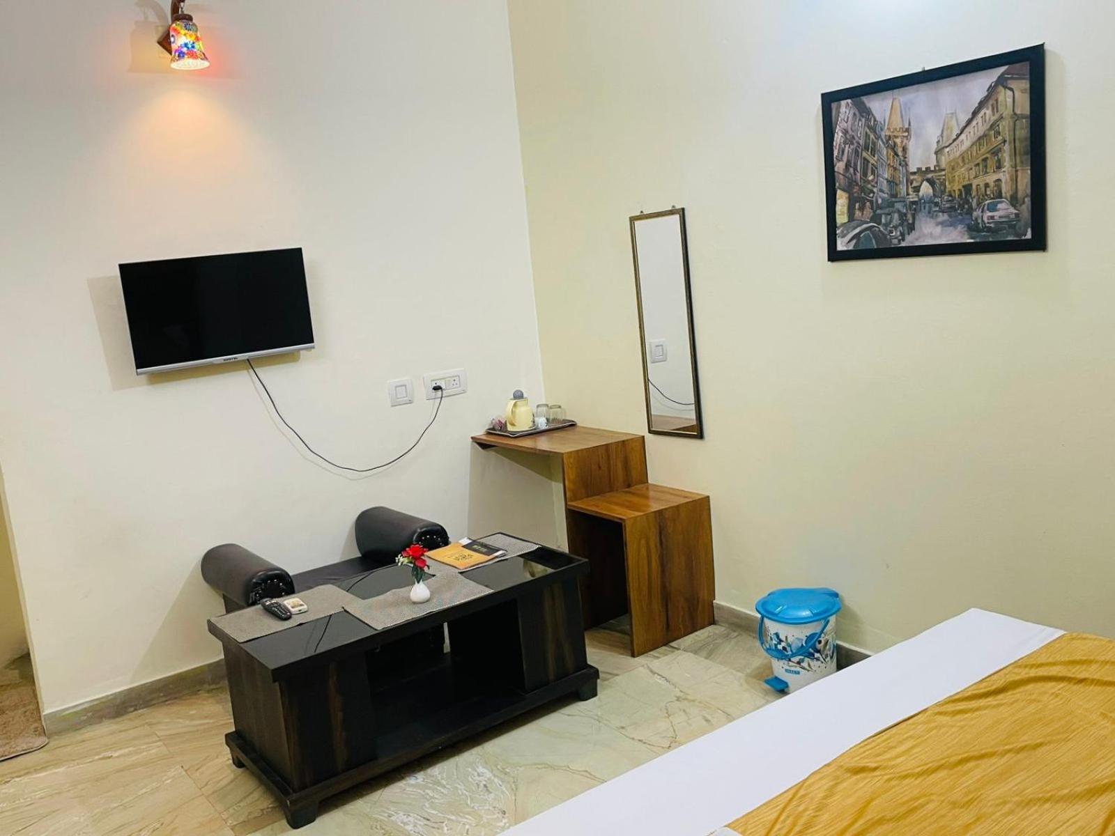 Shankar Vilaas -a Boutique Forigners Choice Near Ghats And Temples Bed & Breakfast *